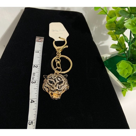 Creative Inlaid Artificial Diamond Crafts Leopard Head Key Chain - Picture 5 of 6